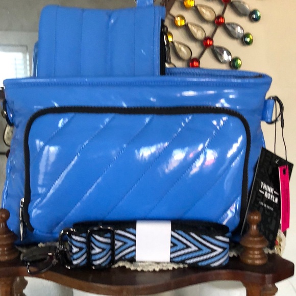 NWT THINK ROYLN Bank Street XL Crossbody w/ Matching Pouch & Fashion Strap - Picture 1 of 9